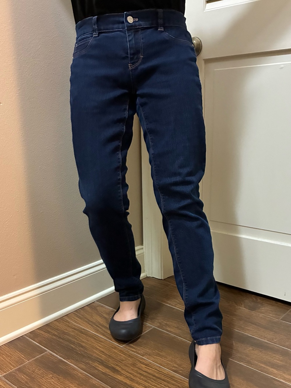 Women’s White House Black Market Skinny Leg Dark Blue  Jeans, W31, Size Small
